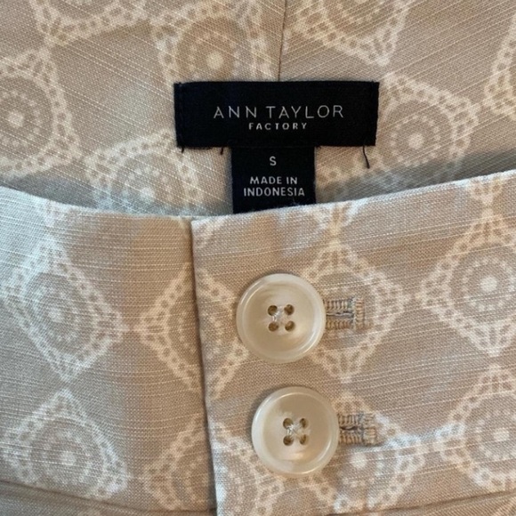 Ann Taylor Factory Beige Diamond Print Tailored Shorts Size Small Classic Prepp - Picture 5 of 8
